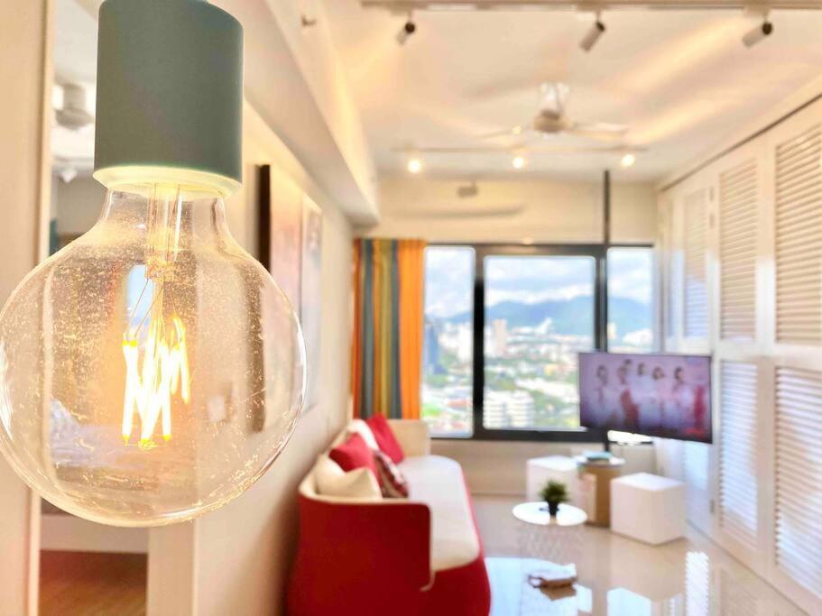 Tropicana 218 Macalister #Wondercolor #Infinity Pool #Georgetown #5Pax #2Br 2Bath #1King 1Queen 1Single #Quality Well Maintained #Private Host Екстер'єр фото