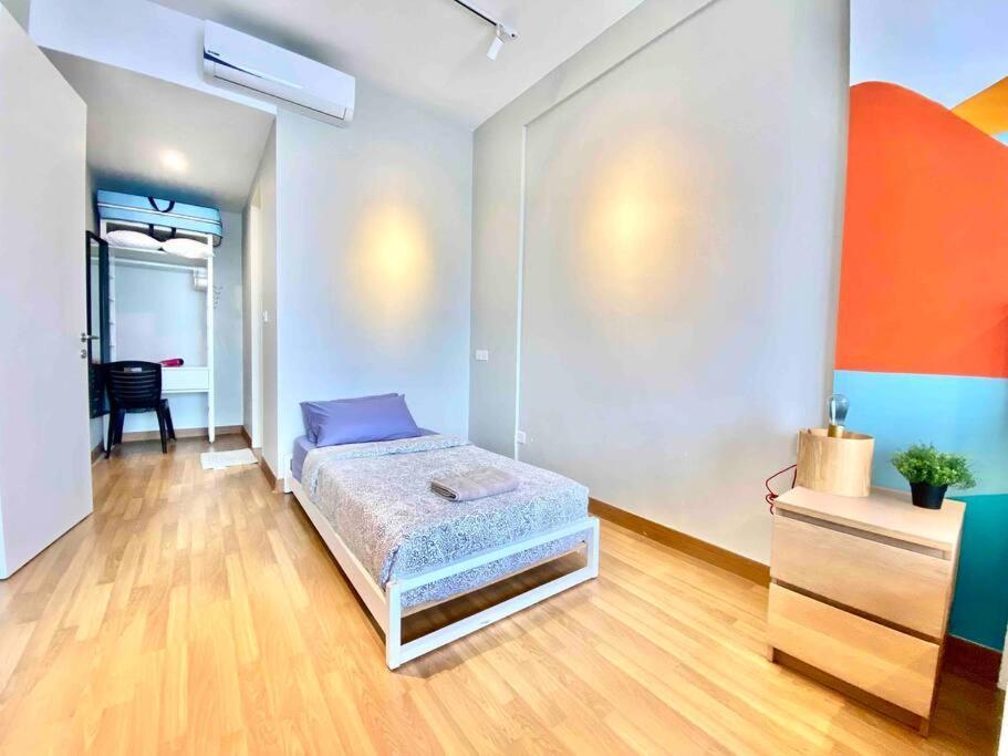Tropicana 218 Macalister #Wondercolor #Infinity Pool #Georgetown #5Pax #2Br 2Bath #1King 1Queen 1Single #Quality Well Maintained #Private Host Екстер'єр фото